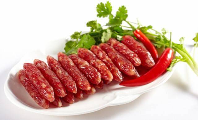 小狗吃的食物有什么_小狗食物吃多了怎么辦_小狗吃什么食物
